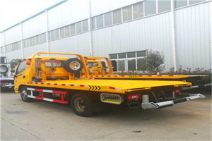 胶南附近拖车救援搭电